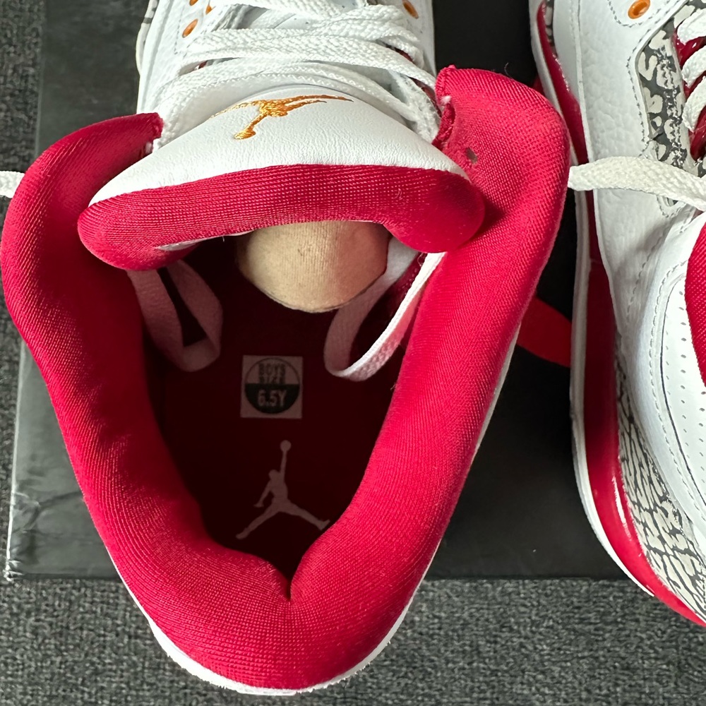 Jordan 3 Cardinal - Picture 4 of 8